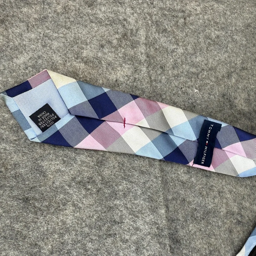 Tommy Hilfiger Big Boys All-Over Buffalo Grid Zipper Tie Pink Blue Check‎ Plaid